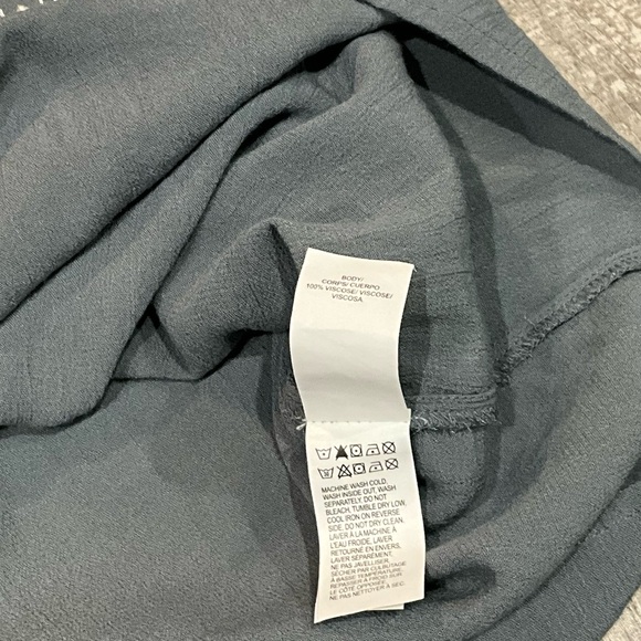 Lucky Brand Charcoal Embroidered Blouse size medium - Picture 4 of 8